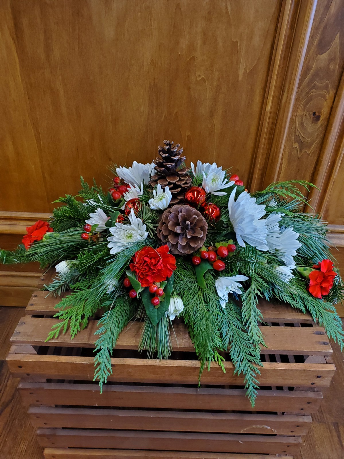 Lutz Oblong Table Centerpiece