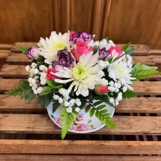 Lutz TeaCup Arrangement