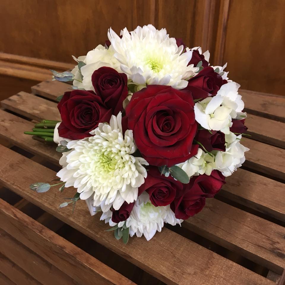 Red & White Mini Bouquet