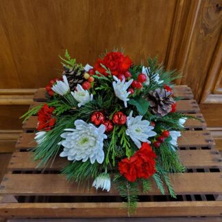 Red and White Round Table Centerpiece